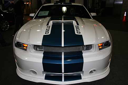 Shelby - Supercar Shelby GT 350 foto by Automania dal salone di News York width=